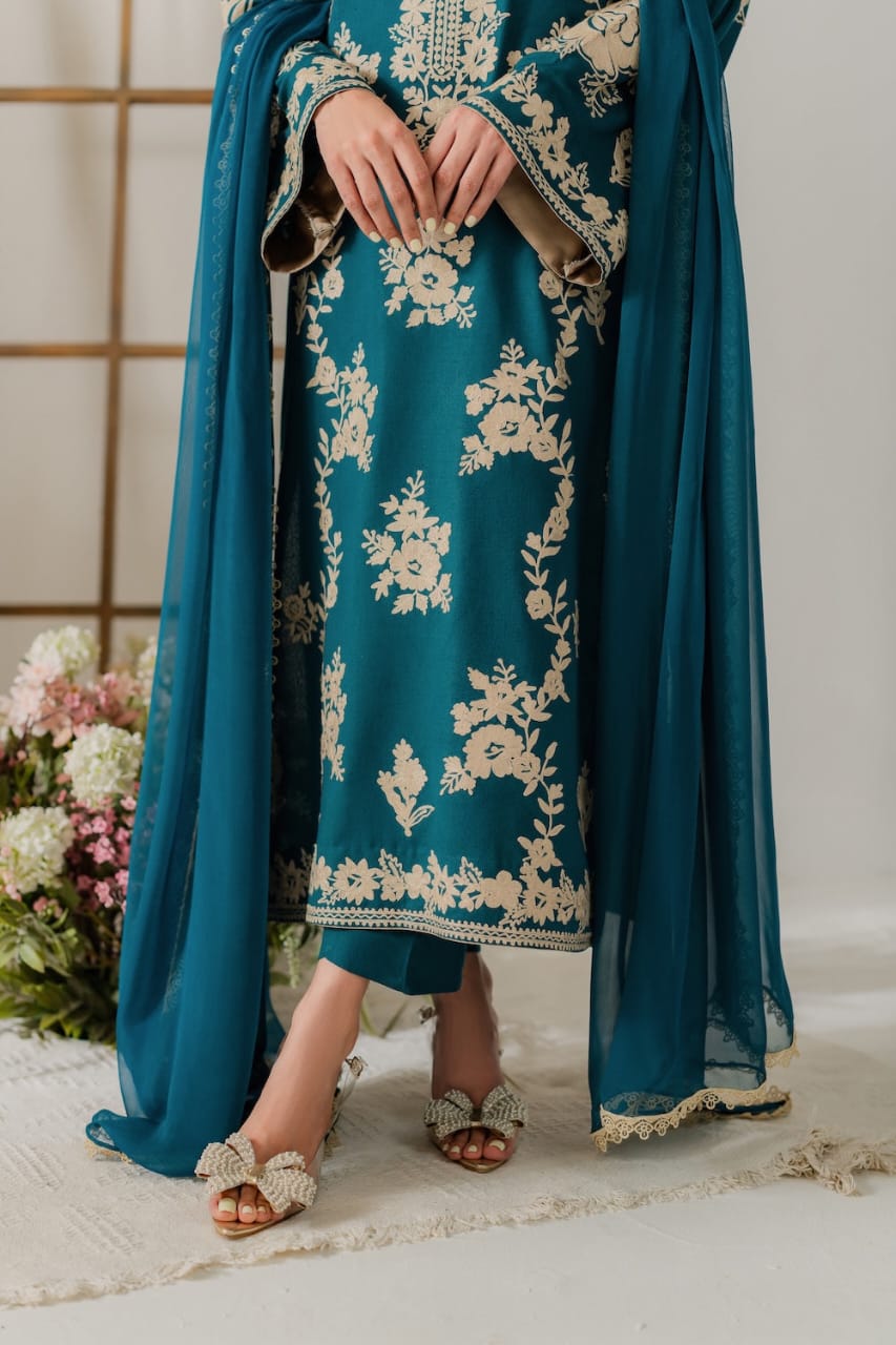 Kaavya Zinc Embroidery 3PC