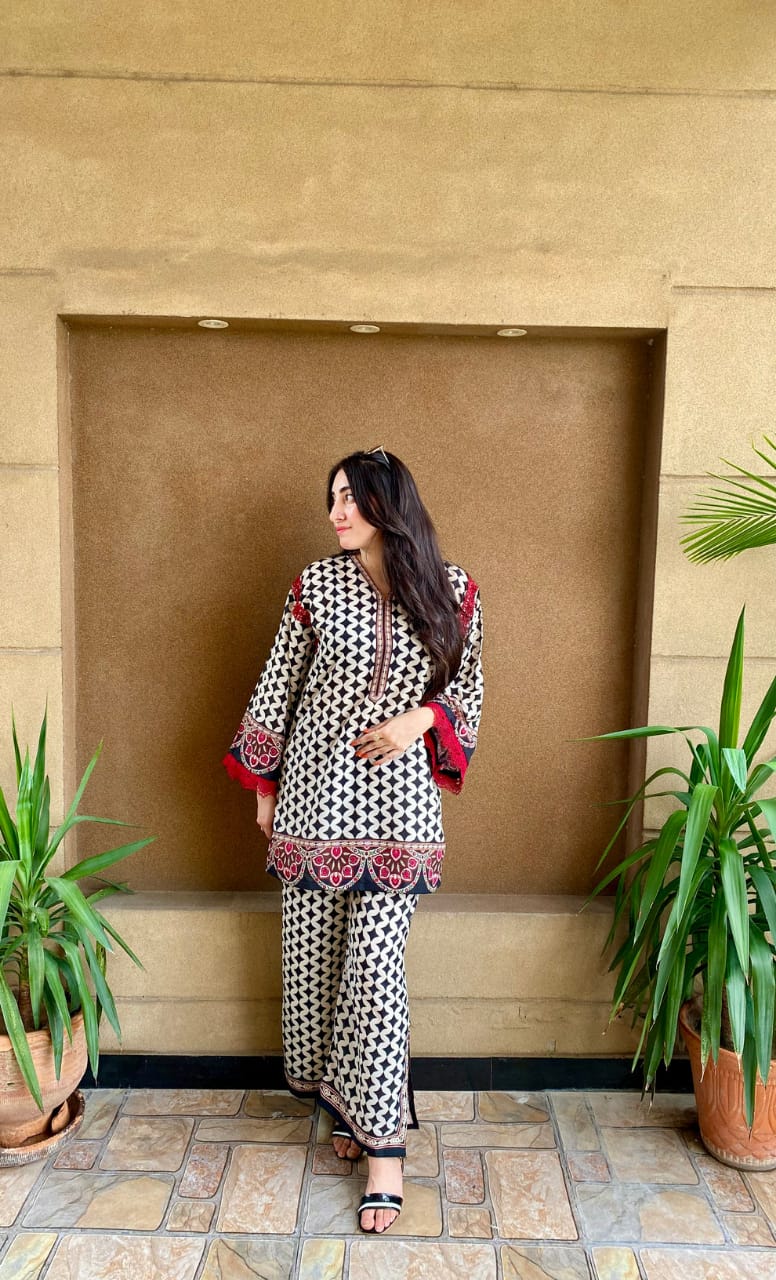 Sahira White 2PC