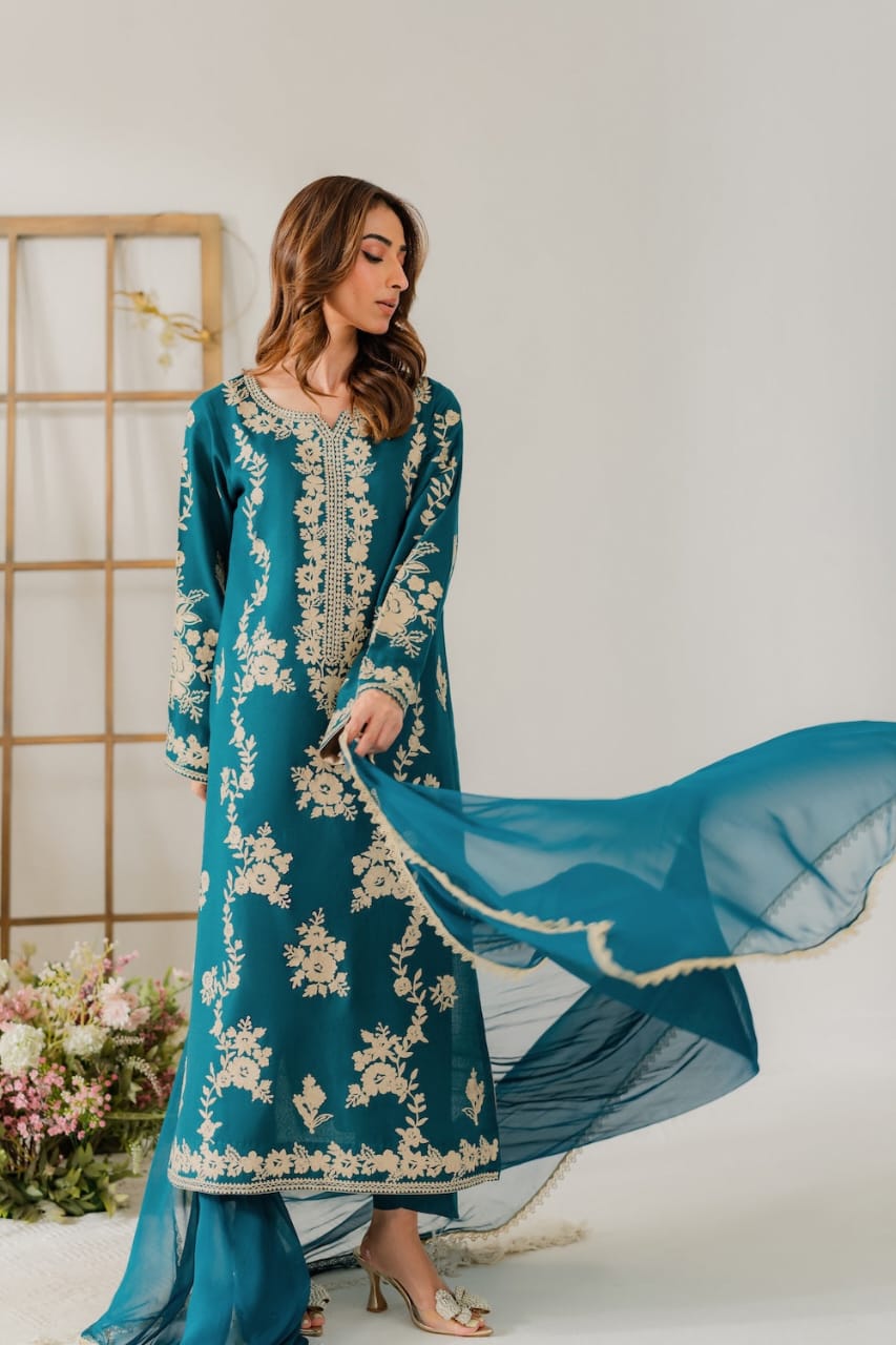 Kaavya Zinc Embroidery 3PC